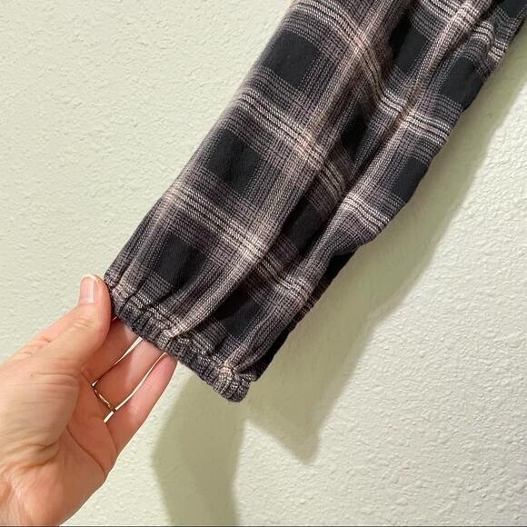 American Eagle Grey Pink Plaid Long Sleeve Wrap Dress Womens S Fall Flannel Mini - Picture 3 of 11